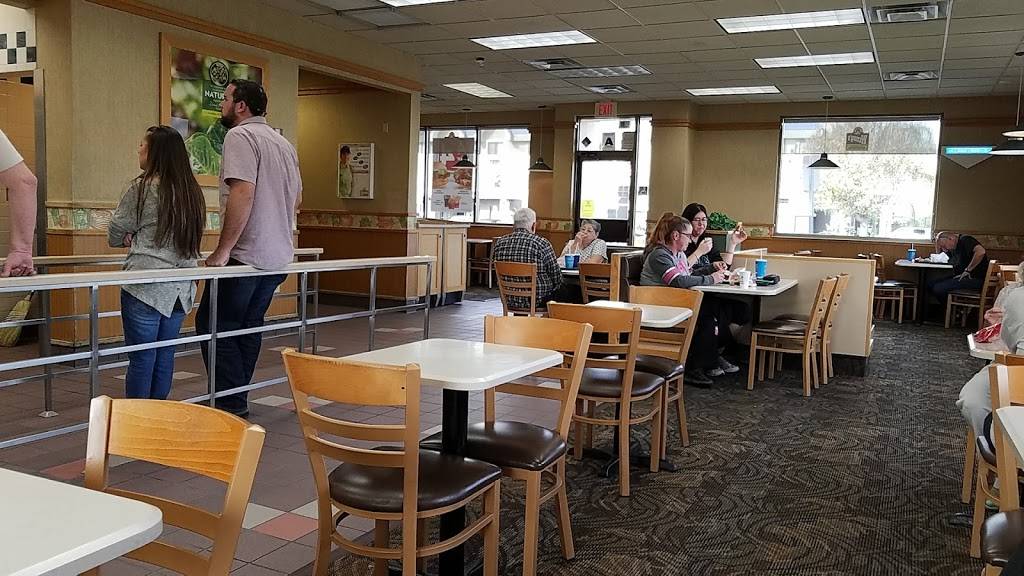 Wendys | restaurant | 3450 W Florida Blvd, Hemet, CA 92545, USA | 9517660532 OR +1 951-766-0532