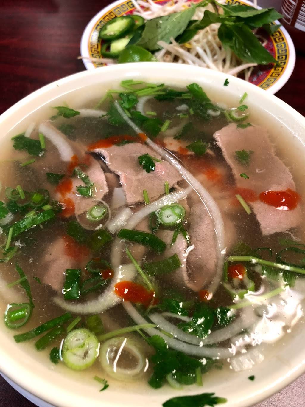 Pho Bowl | restaurant | 6406 Landsdowne Centre Dr, Alexandria, VA 22315, USA | 7033399101 OR +1 703-339-9101
