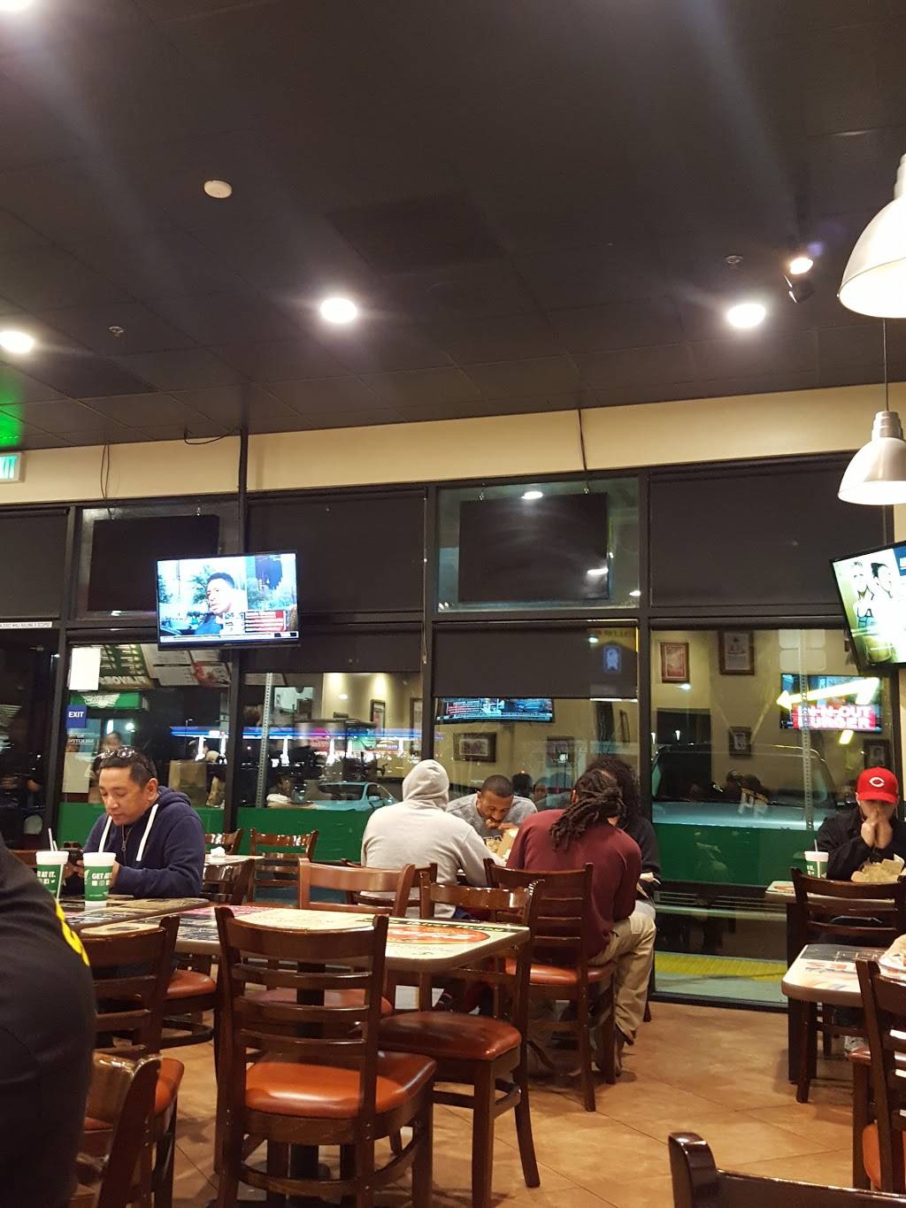 Wingstop | restaurant | 186 E Easton St Ste E, Rialto, CA 92376, USA | 9098759464 OR +1 909-875-9464