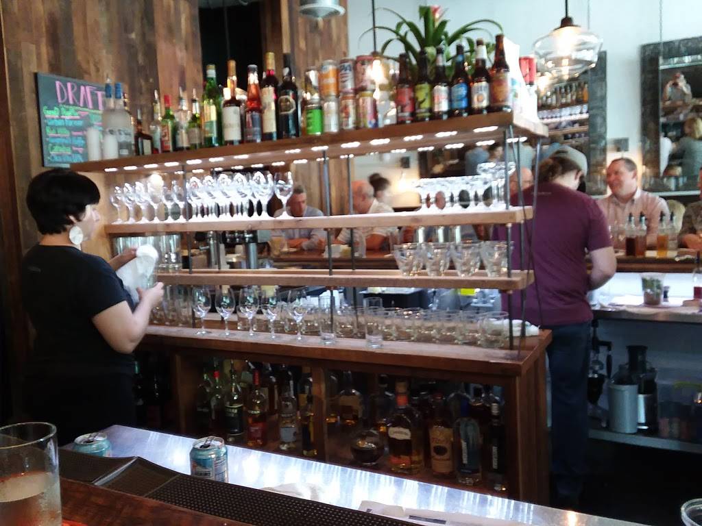 Brick & Tin | restaurant | 2901 Cahaba Rd, Mountain Brook, AL 35223, USA | 2055027971 OR +1 205-502-7971