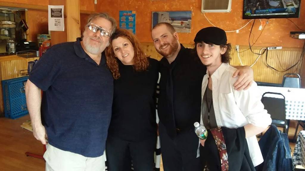 Athens Pizza House Inc. | restaurant | 1 Austin Ave # 3, Greenville, RI 02828, USA | 4019490294 OR +1 401-949-0294