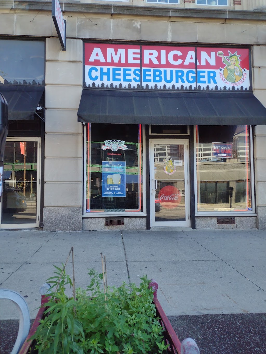 American Cheeseburger | restaurant | 339 East Ave, Rochester, NY 14604, USA | 5857304379 OR +1 585-730-4379