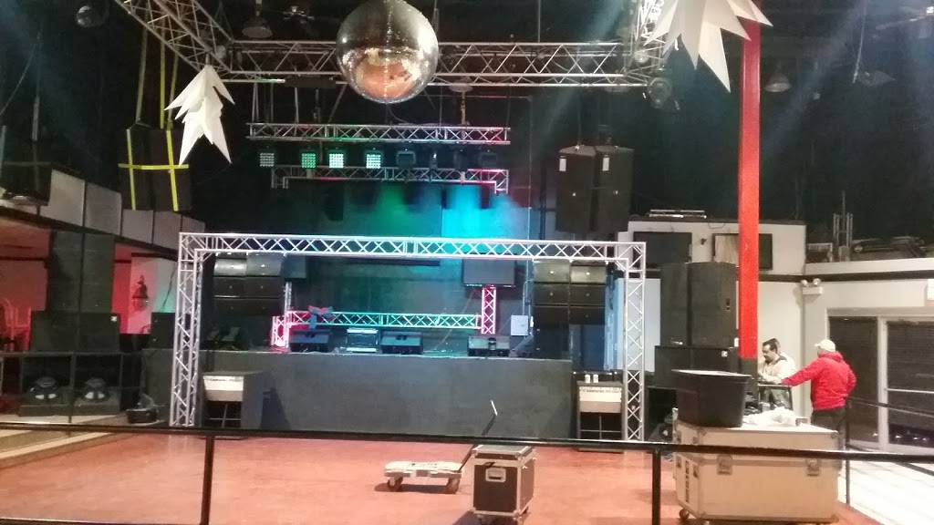 Candela Bar And Grill | restaurant | 8526 W Golf Rd, Niles, IL 60714, USA | 8474147973 OR +1 847-414-7973