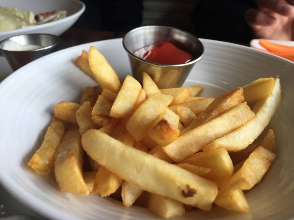 Gus Corner Grille | restaurant | 28800 Waukegan Rd, Lake Bluff, IL 60044, USA | 8476044351 OR +1 847-604-4351