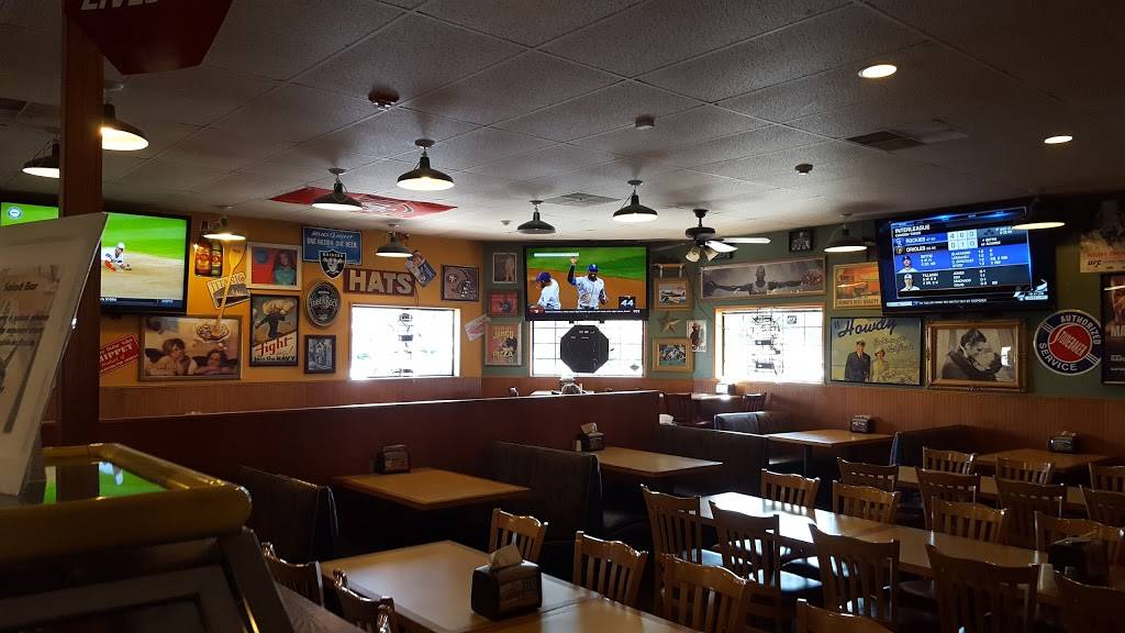 Straw Hat Pizza | restaurant | 1238 N Main St, Manteca, CA 95336, USA | 2098258744 OR +1 209-825-8744