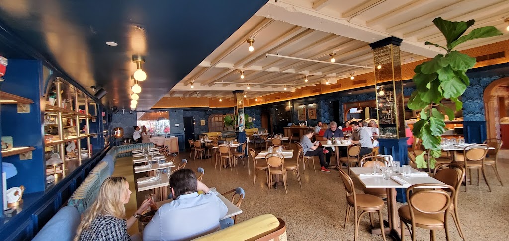 Red Rooster Overtown | restaurant | 920 NW 2nd Ave, Miami, FL 33136, USA | 3056409880 OR +1 305-640-9880