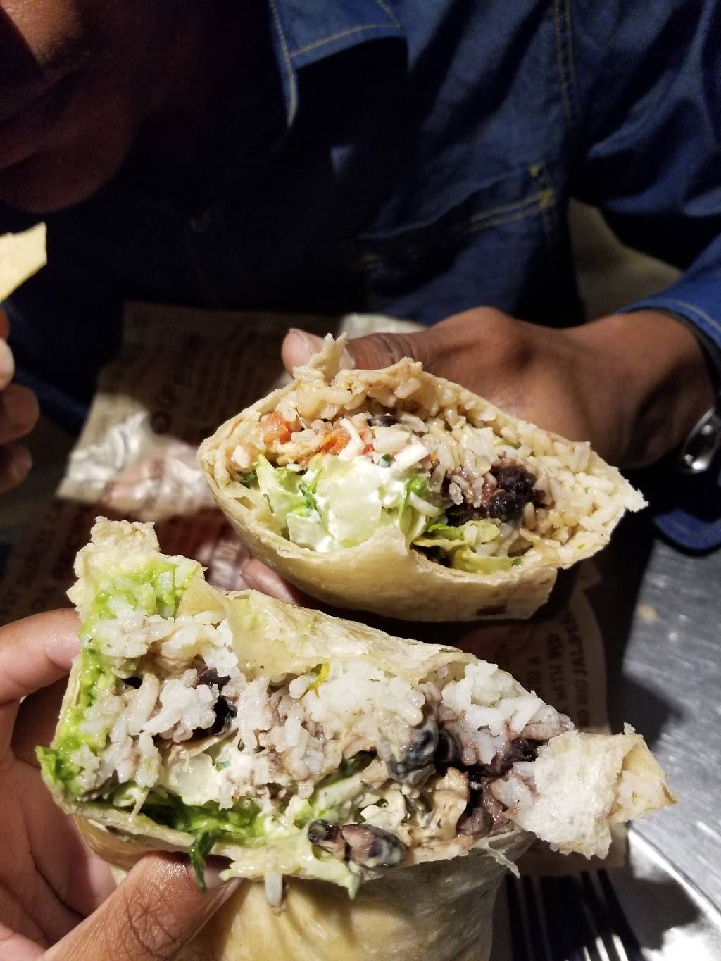 Chipotle Mexican Grill | restaurant | 222 Market St, Newark, NJ 07102, USA | 8622351110 OR +1 862-235-1110