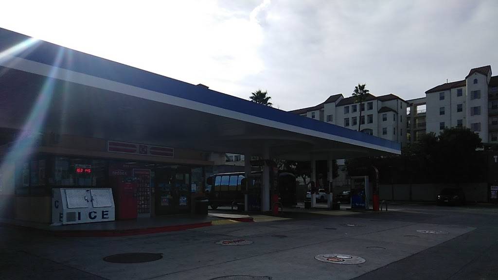 Circle K | meal takeaway | 2620 S Figueroa St, Los Angeles, CA 90007, USA | 2137650469 OR +1 213-765-0469