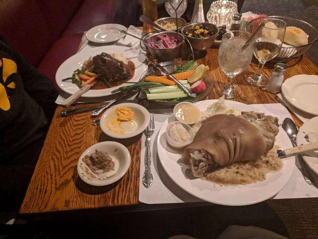 Heritage House | restaurant | 21225 US-14, Harvard, IL 60033, USA | 8159436153 OR +1 815-943-6153