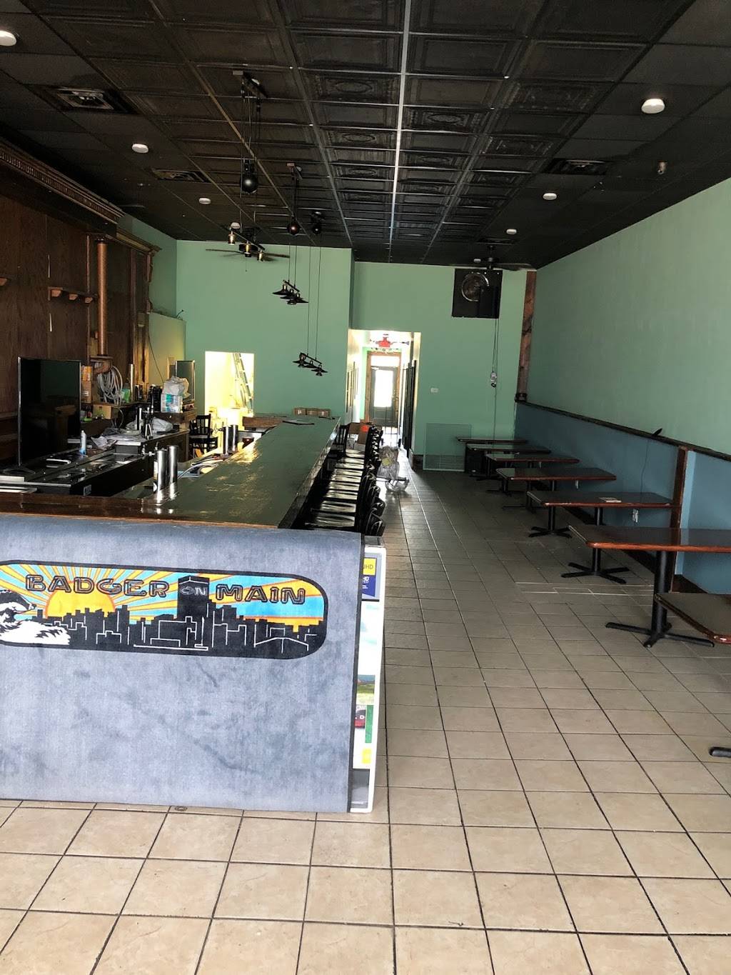 Badger On Main | restaurant | 1118 Main St, Lynchburg, VA 24504, USA | 4346166070 OR +1 434-616-6070