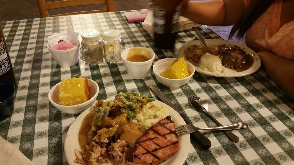 Butter Churn Restaurant | restaurant | 207 W Sinton St, Sinton, TX 78387, USA | 3613645900 OR +1 361-364-5900