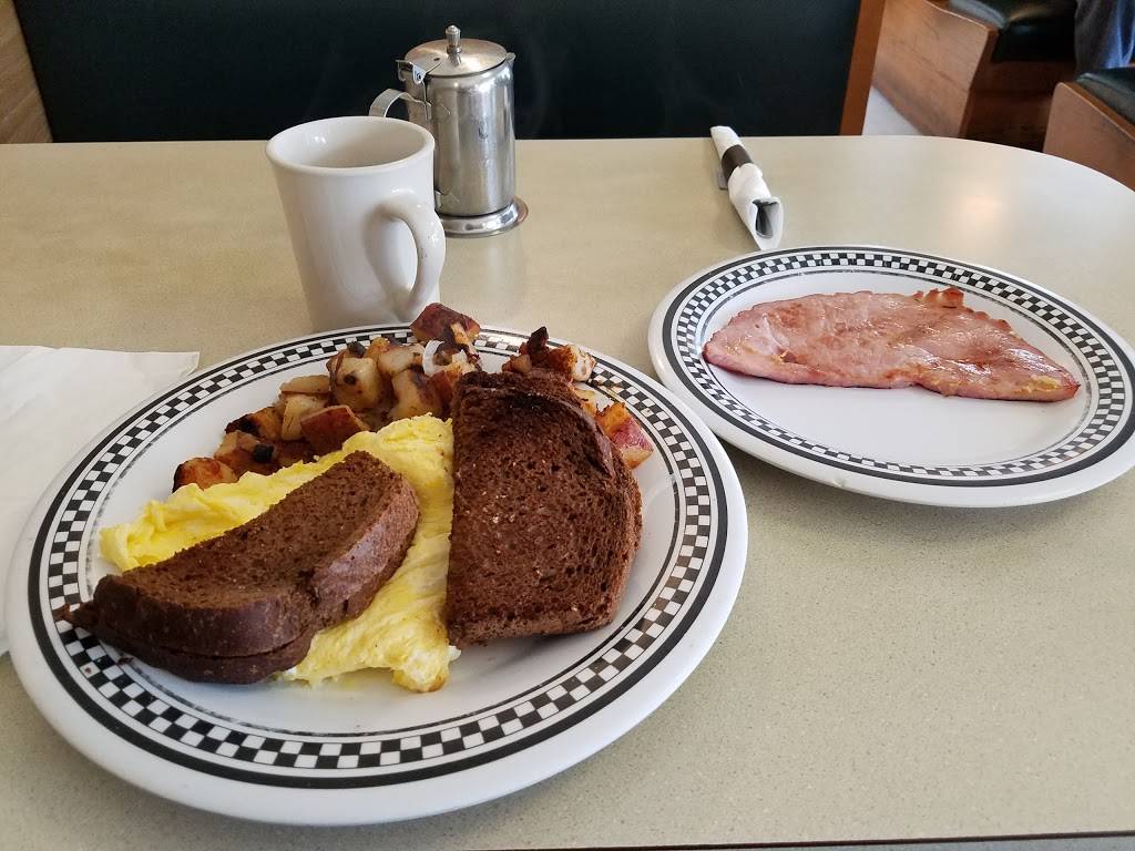 Shady Acres Restaurant & Dairy | restaurant | 164 Danielson Pike, Foster, RI 02825, USA | 4016477019 OR +1 401-647-7019