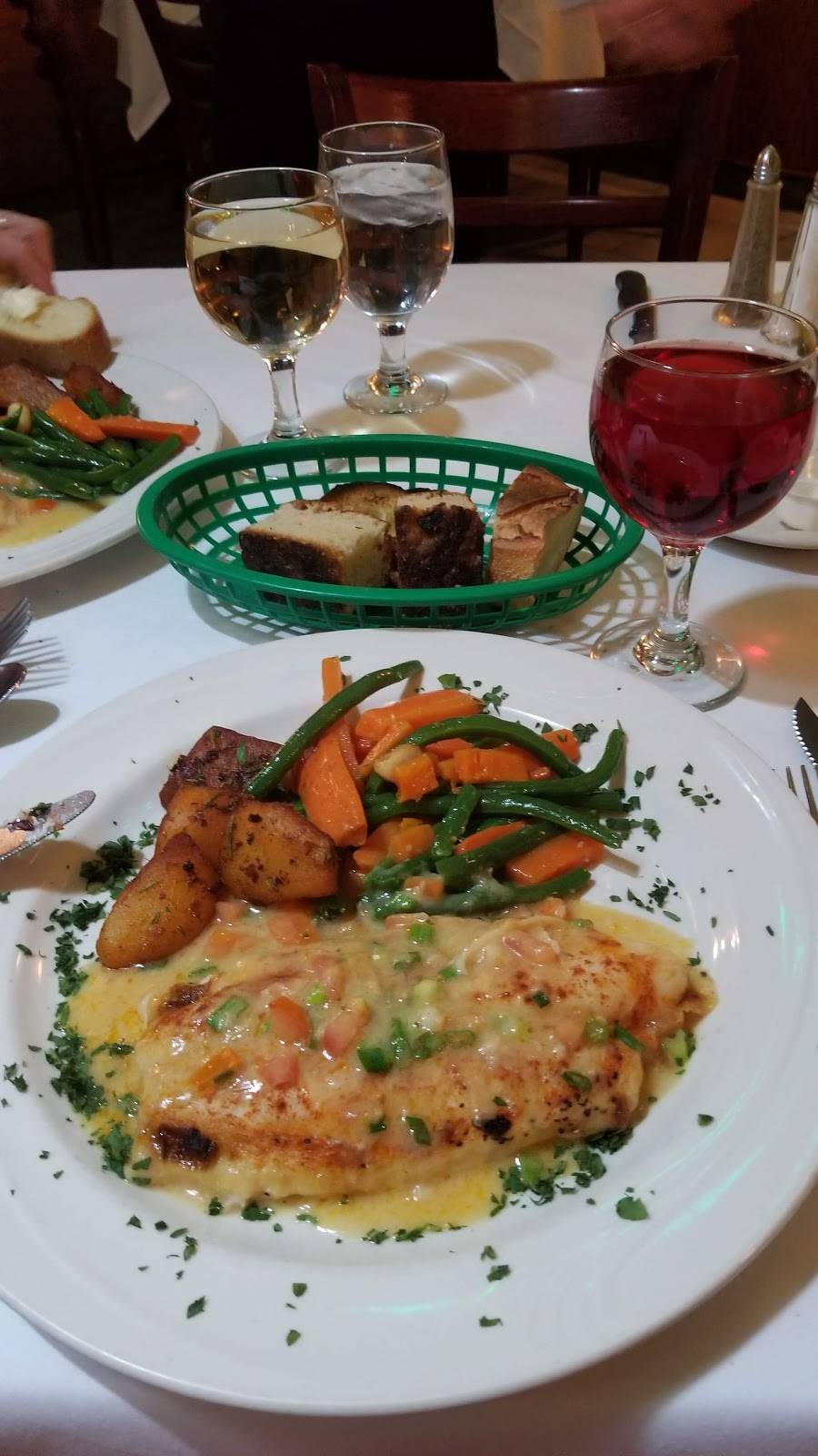 La Grotta | restaurant | 25412 Northern Blvd, Little Neck, NY 11362, USA | 7182248899 OR +1 718-224-8899