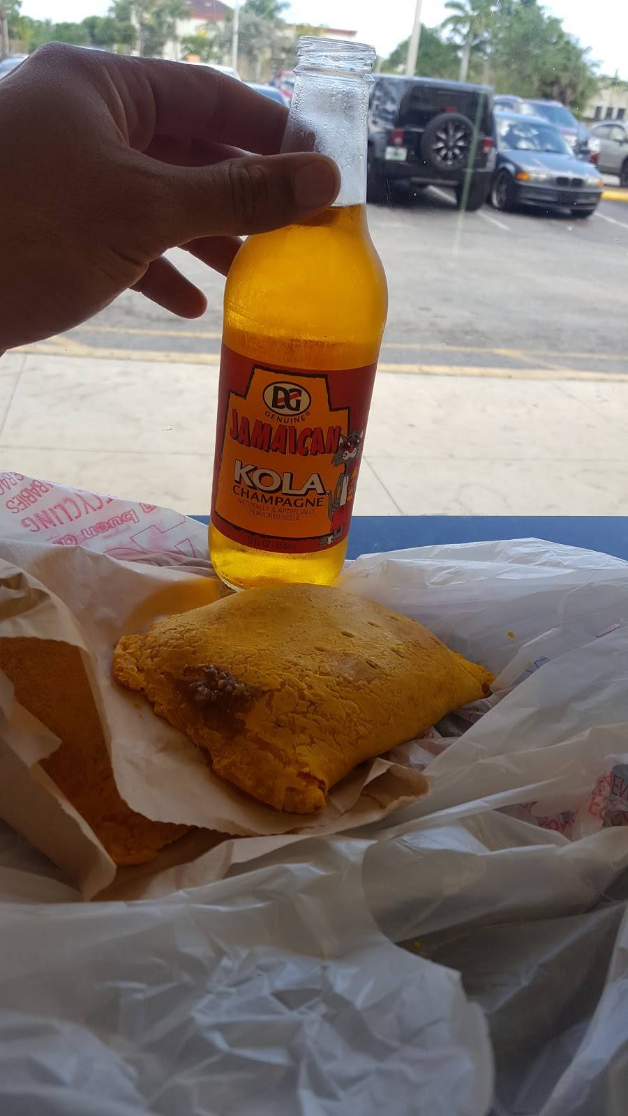 Curlys Caribbean | restaurant | 1892 Abbey Rd, West Palm Beach, FL 33415, USA | 5614347077 OR +1 561-434-7077