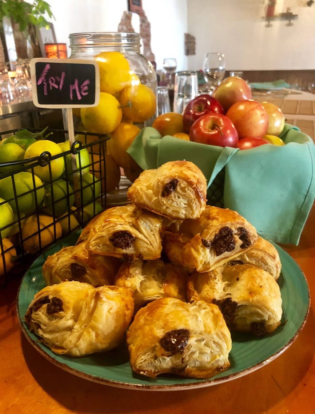 Tharios Kitchen | restaurant | 3807 Santa Claus Ln, Carpinteria, CA 93013, USA | 8056842209 OR +1 805-684-2209