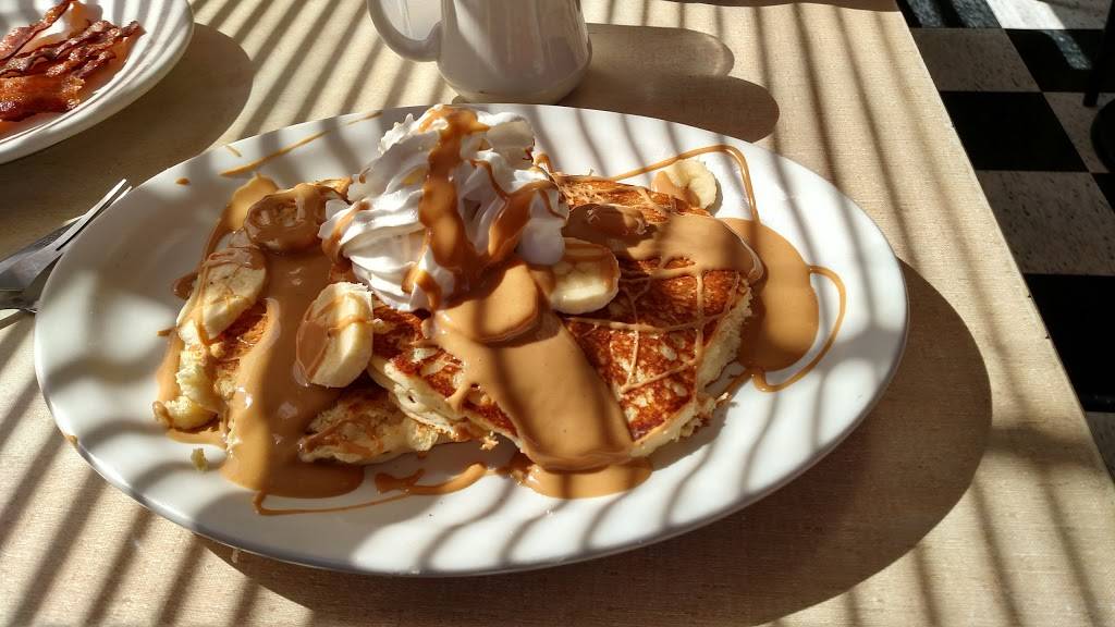 College Street Café | restaurant | 1622 W College St, Springfield, MO 65806, USA | 4173514255 OR +1 417-351-4255