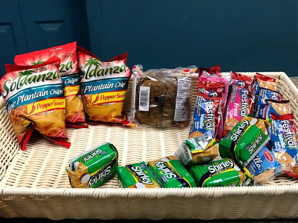 Mitzies Jerk | restaurant | 3337 Bloor St W, Etobicoke, ON M8X 1E9, Canada | 6473450077 OR +1 647-345-0077