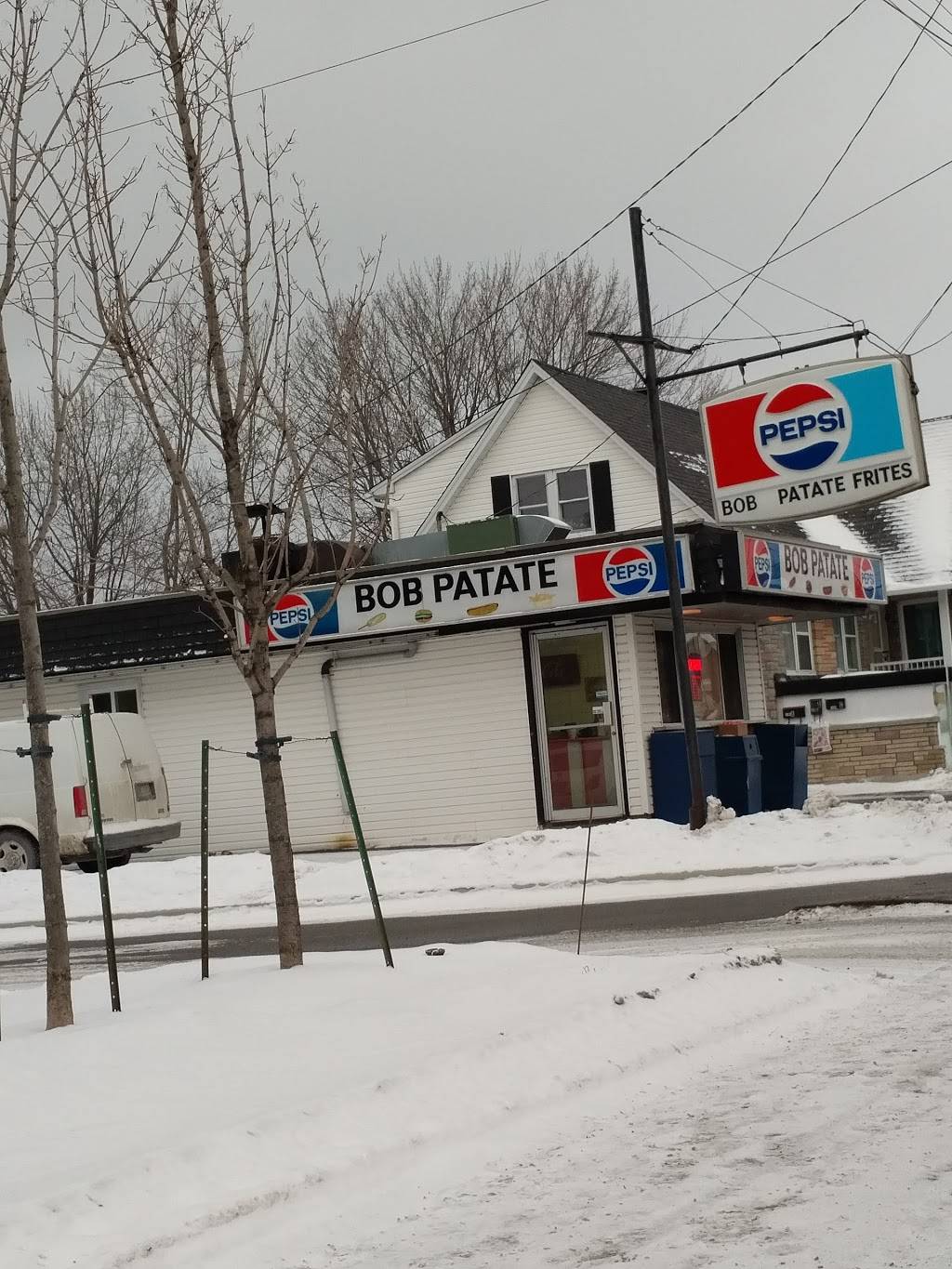 Chez Bob Pataterie | restaurant | 1180 Rue Saint-Louis, Gatineau, QC J8T 2L8, Canada | 8195610886 OR +1 819-561-0886