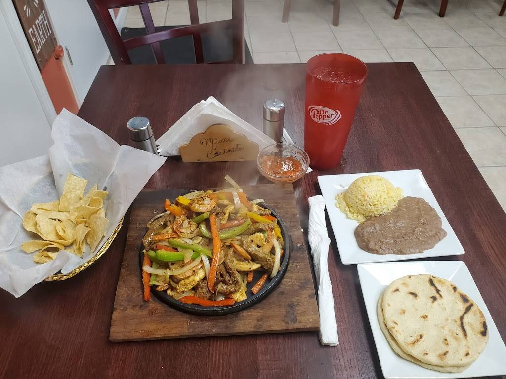 Mias cocinita | restaurant | 305 S Locust St, Grand Island, NE 68801, USA | 3086753413 OR +1 308-675-3413