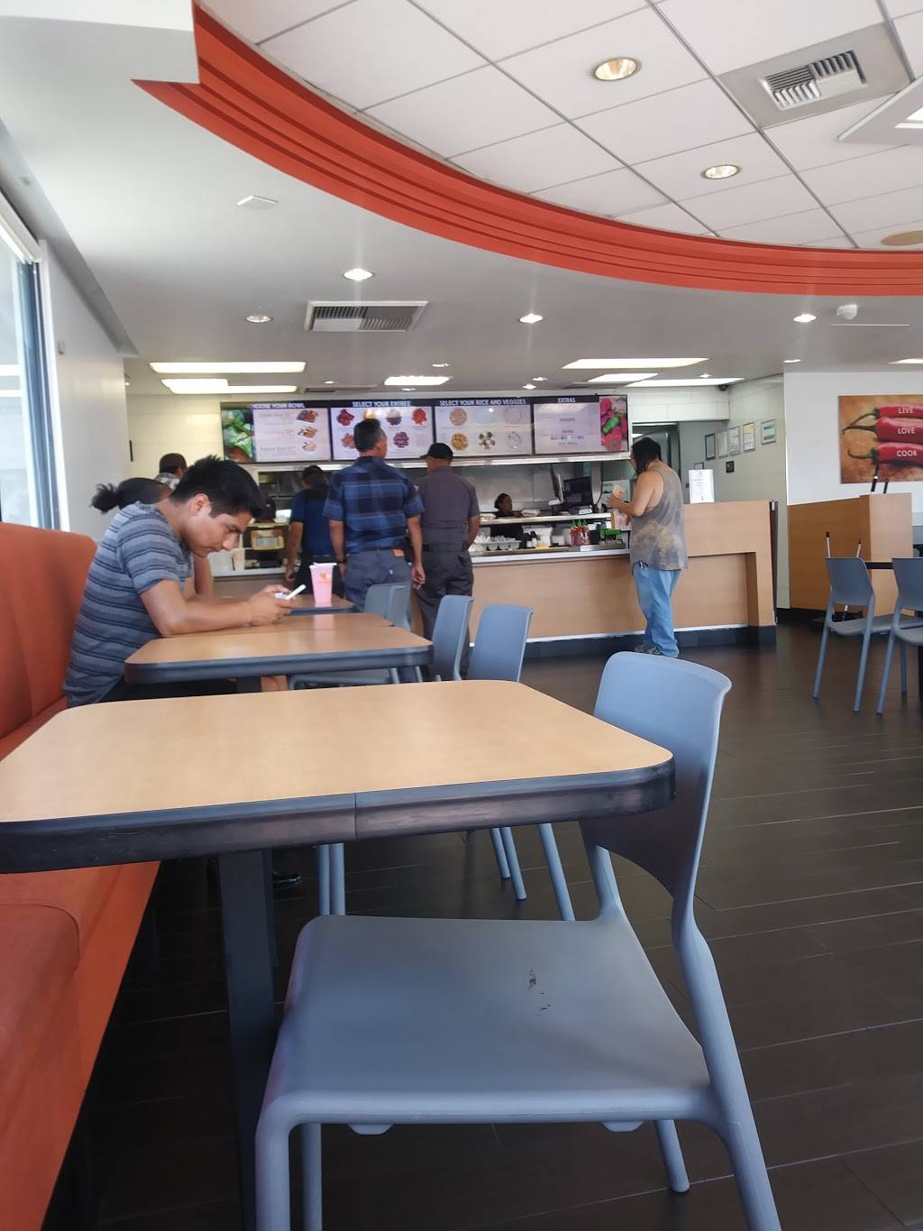 Yoshinoya Japanese Kitchen | restaurant | 964 W Martin Luther King Jr Blvd, Los Angeles, CA 90037, USA | 3232314378 OR +1 323-231-4378