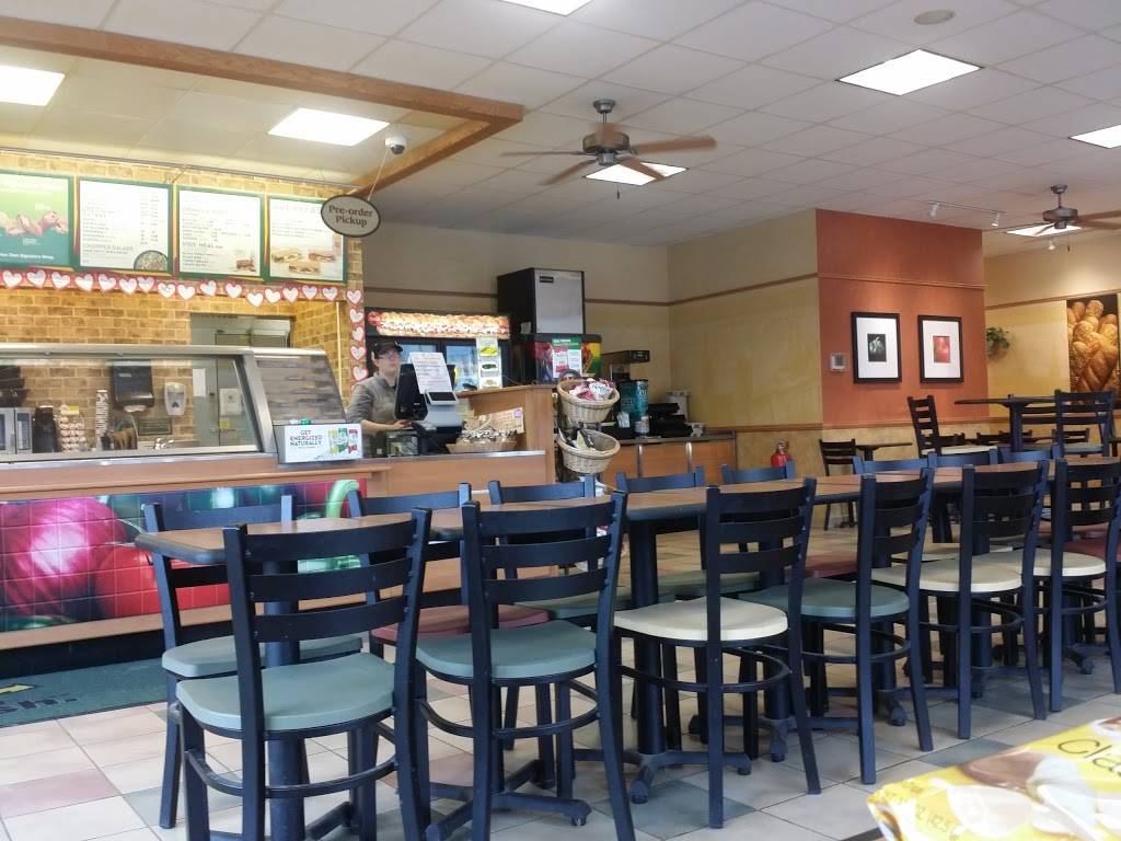 Subway | restaurant | 85 High St, Ellsworth, ME 04605, USA | 2076674226 OR +1 207-667-4226