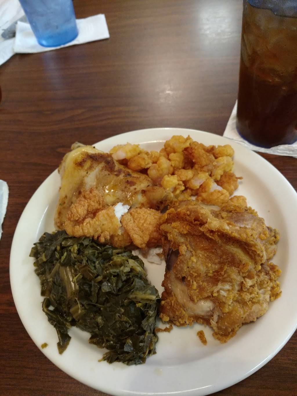 Ginnys Place | restaurant | 1900 George Washington Memorial Hwy, Yorktown, VA 23692, USA | 7575929036 OR +1 757-592-9036