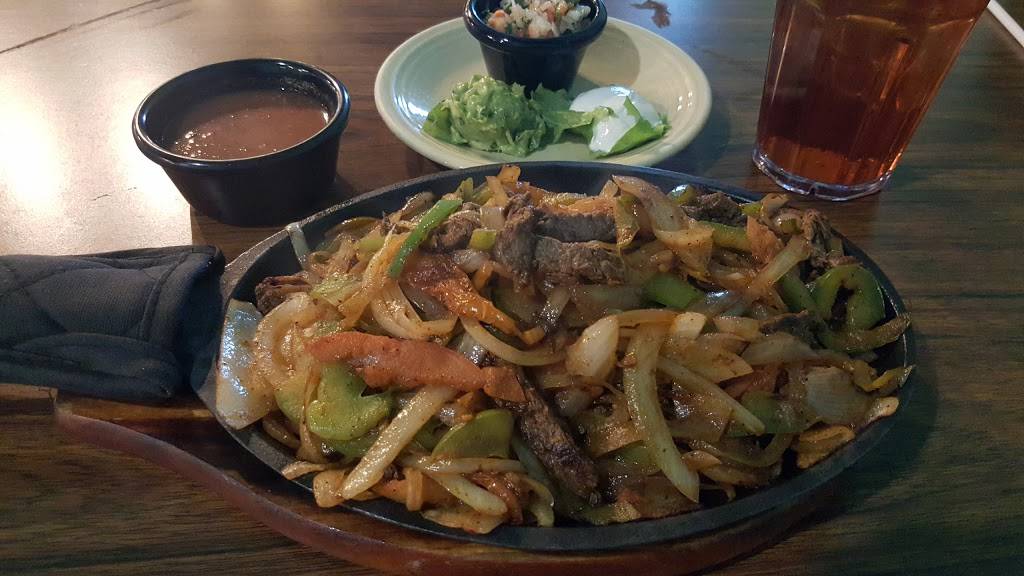 El San Luis Mexican Cafe | restaurant | 1500 E Tyler St, Athens, TX 75751, USA | 9036773800 OR +1 903-677-3800