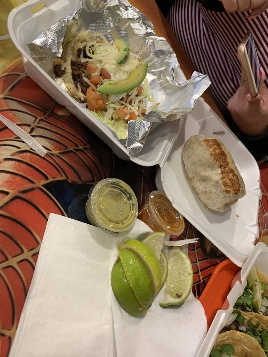 El Pechugon | restaurant | 2829 Sunset Ave, Waukegan, IL 60087, USA | 2244178542 OR +1 224-417-8542