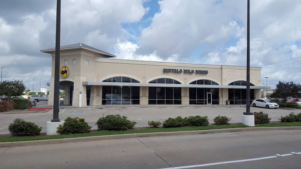 Buffalo Wild Wings | restaurant | 2727 Mercantile Dr #502, Rosenberg, TX 77471, USA | 2813429464 OR +1 281-342-9464