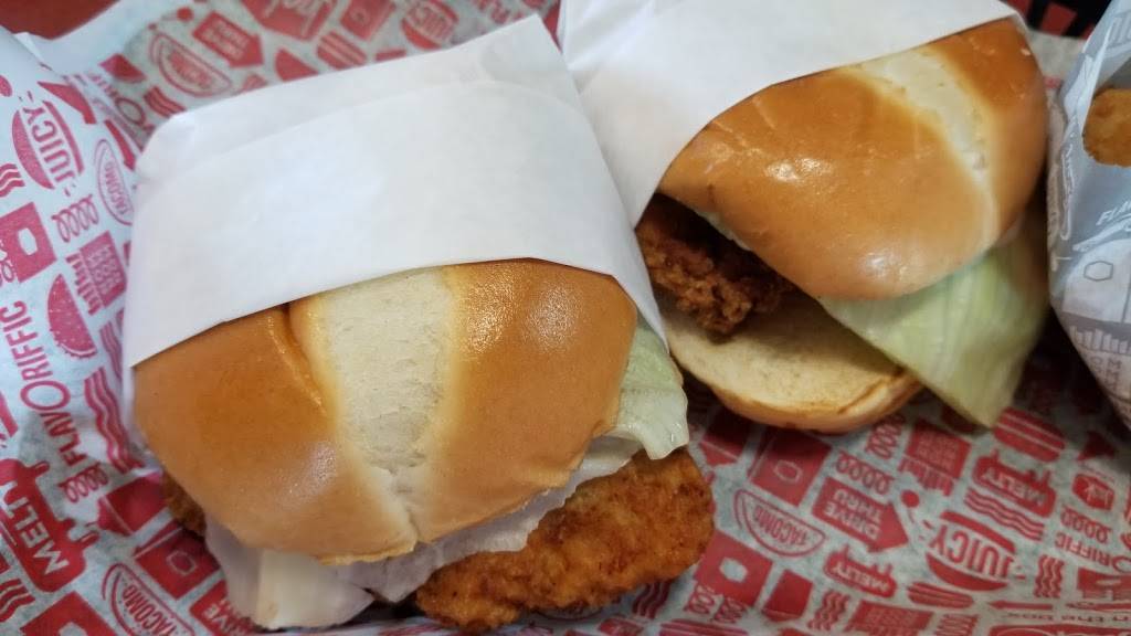 Jack in the Box | restaurant | 2105 W 136th Ave, Broomfield, CO 80023, USA | 3032808266 OR +1 303-280-8266