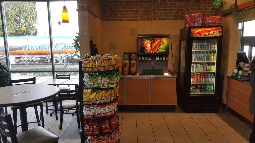 Subway | restaurant | 200 N Del Norte Blvd Unit B, Oxnard, CA 93030, USA | 8054856220 OR +1 805-485-6220