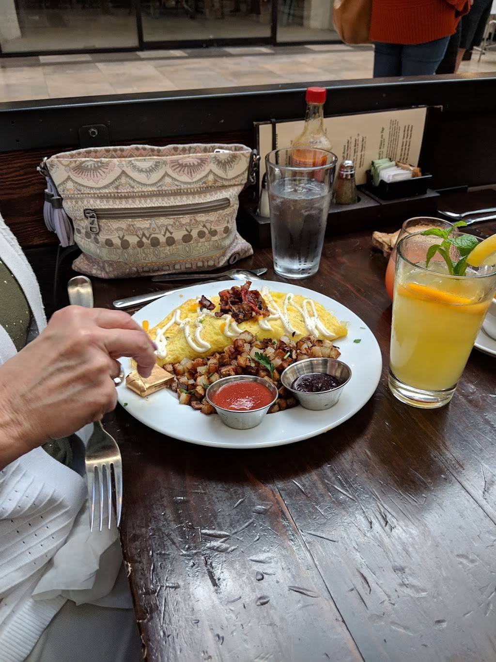 Blu Jam Cafe | restaurant | 541 S Spring St #110, Los Angeles, CA 90013, USA | 2132668909 OR +1 213-266-8909