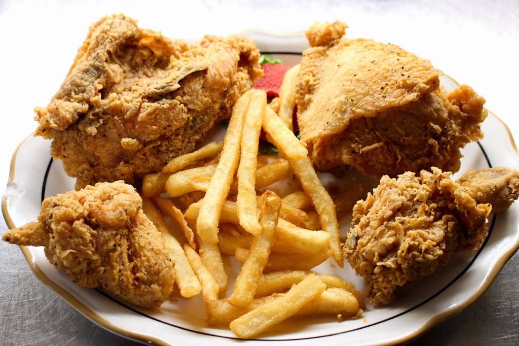 Pink Poodle Restaurant | restaurant | 633 Old Lincoln Hwy, Crescent, IA 51526, USA | 7125453744 OR +1 712-545-3744