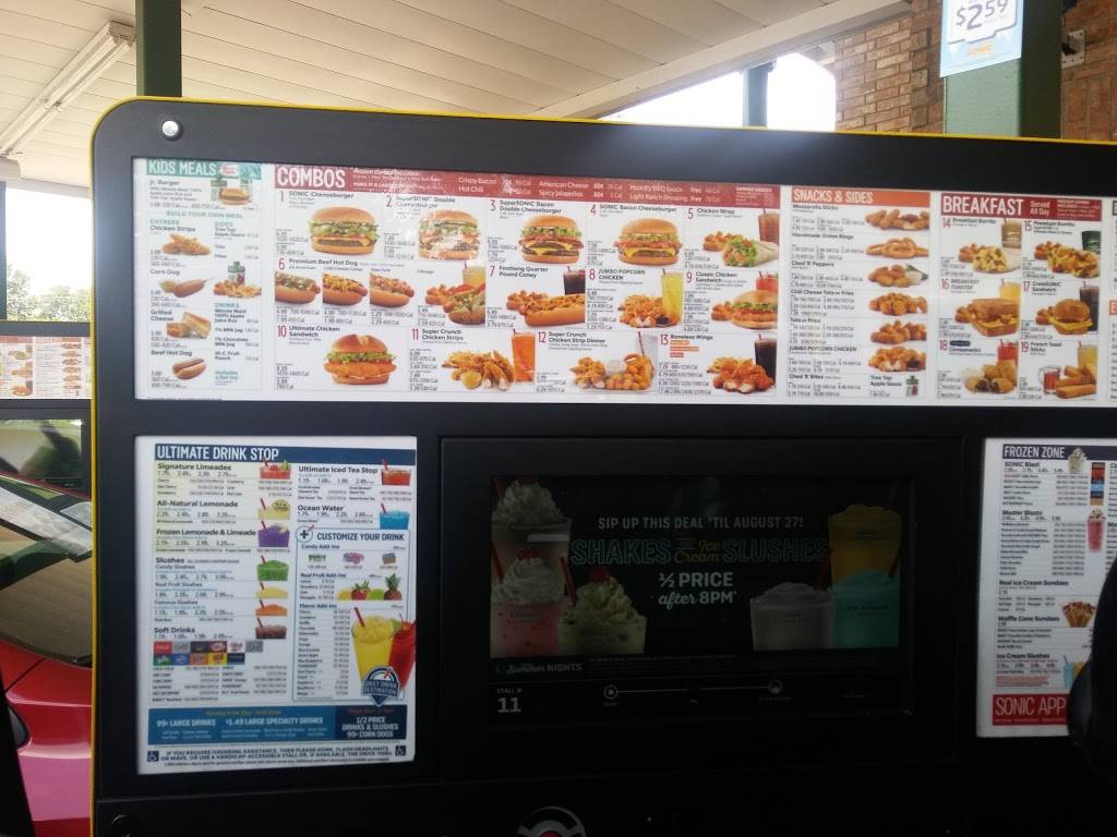Sonic Drive-In | restaurant | 2307 N Broadway, Pittsburg, KS 66762, USA | 6202315070 OR +1 620-231-5070
