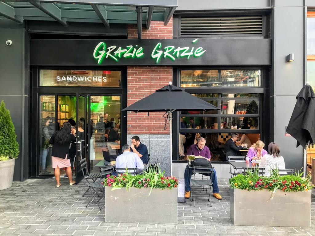 Grazie Grazie | restaurant | 85 District Square SW, Washington, DC 20024, USA | 2022162999 OR +1 202-216-2999