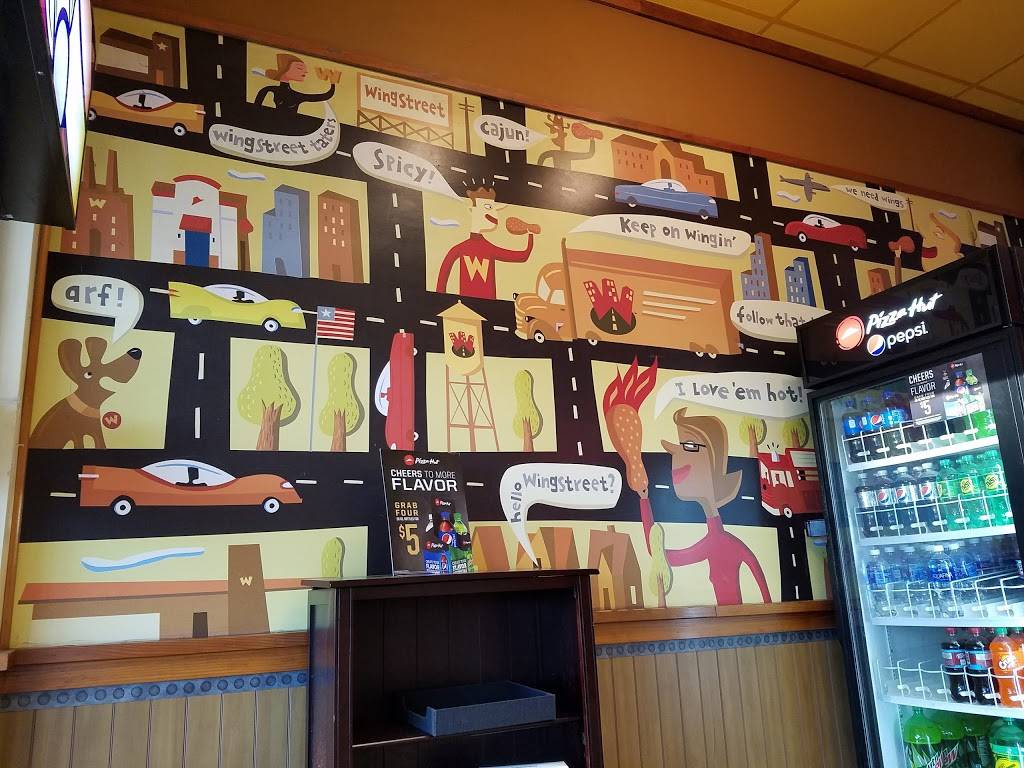 Pizza Hut | restaurant | 2519 McMullen Booth Rd #501, Clearwater, FL 33761, USA | 7277262000 OR +1 727-726-2000