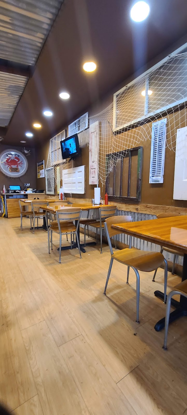 Lulus Seafood Kitchen | restaurant | 5911 R St, Little Rock, AR 72207, USA | 5016632388 OR +1 501-663-2388