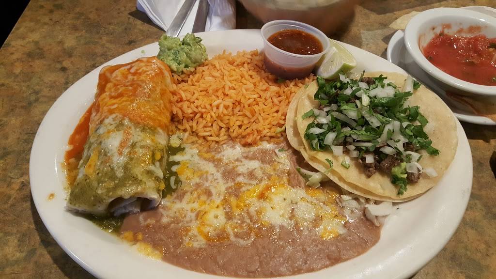 Los Domingos Mexican & Seafoods | restaurant | 15717 Main St, Hesperia, CA 92345, USA | 7609568882 OR +1 760-956-8882