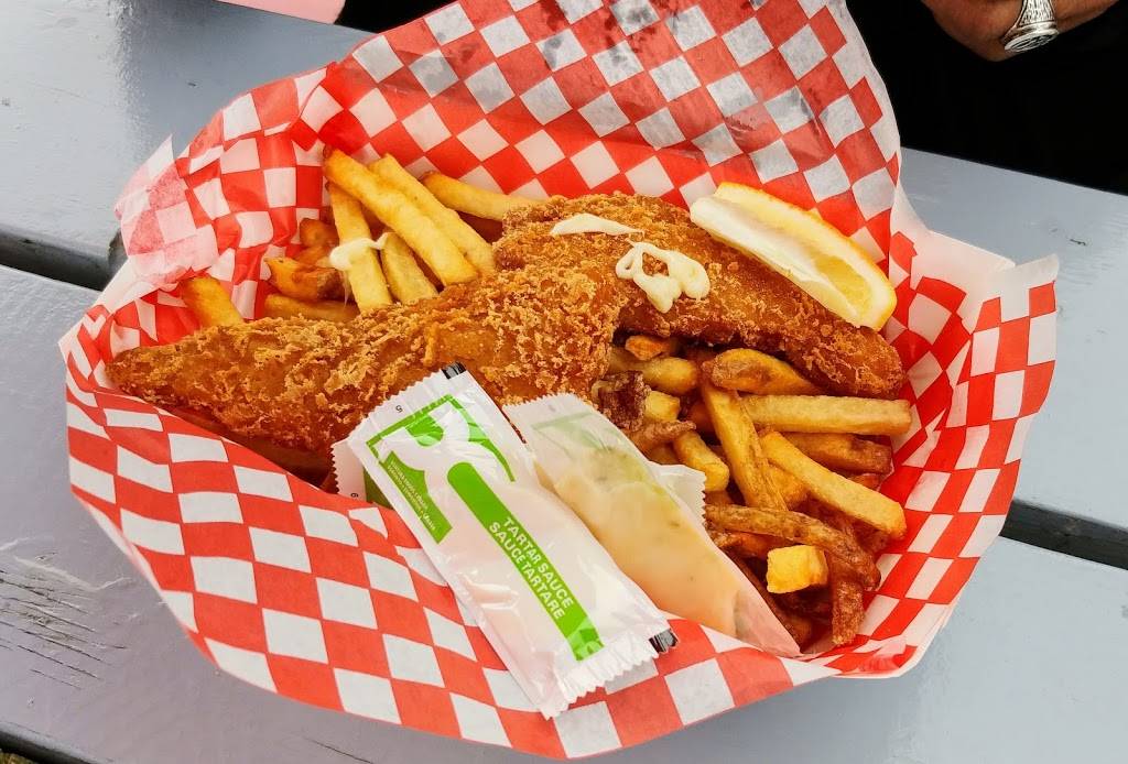 Mars Cosmic Fries | restaurant | 5 Lakeshore Blvd N, Sauble Beach, ON N0H 2G0, Canada | 5194223000 OR +1 519-422-3000