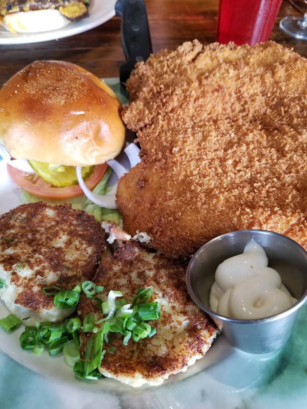 Bo Macs | restaurant | 219 16th Ave SE, Cedar Rapids, IA 52401, USA | 3198263154 OR +1 319-826-3154