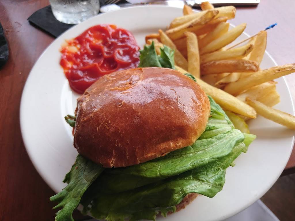 Seaport Grille | restaurant | 6 Rowe Square, Gloucester, MA 01930, USA | 9782829799 OR +1 978-282-9799