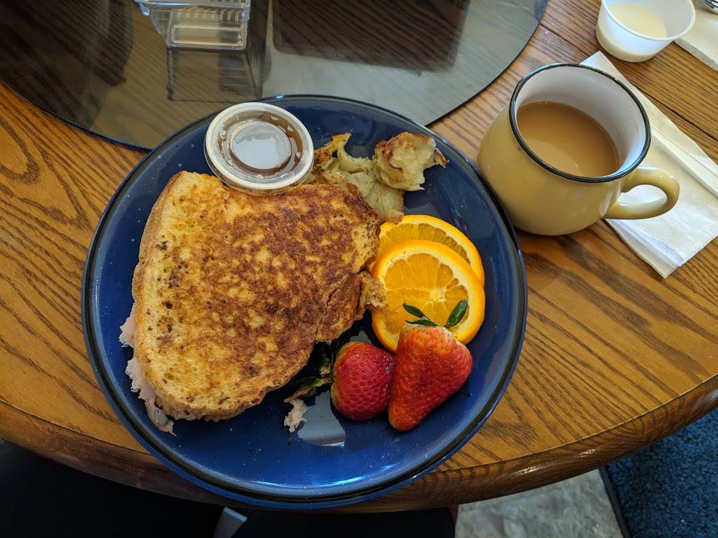 Patricia Roses | restaurant | 242 Water St N, Cambridge, ON N1R 3C1, Canada | 2262204608 OR +1 226-220-4608