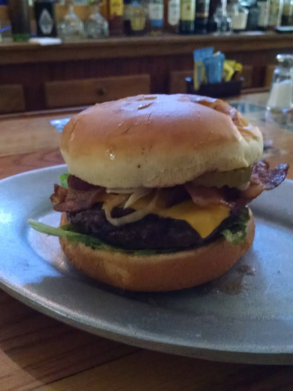 Touchdown Tavern | restaurant | 125 E Main St, Reedsburg, WI 53959, USA | 6085246724 OR +1 608-524-6724