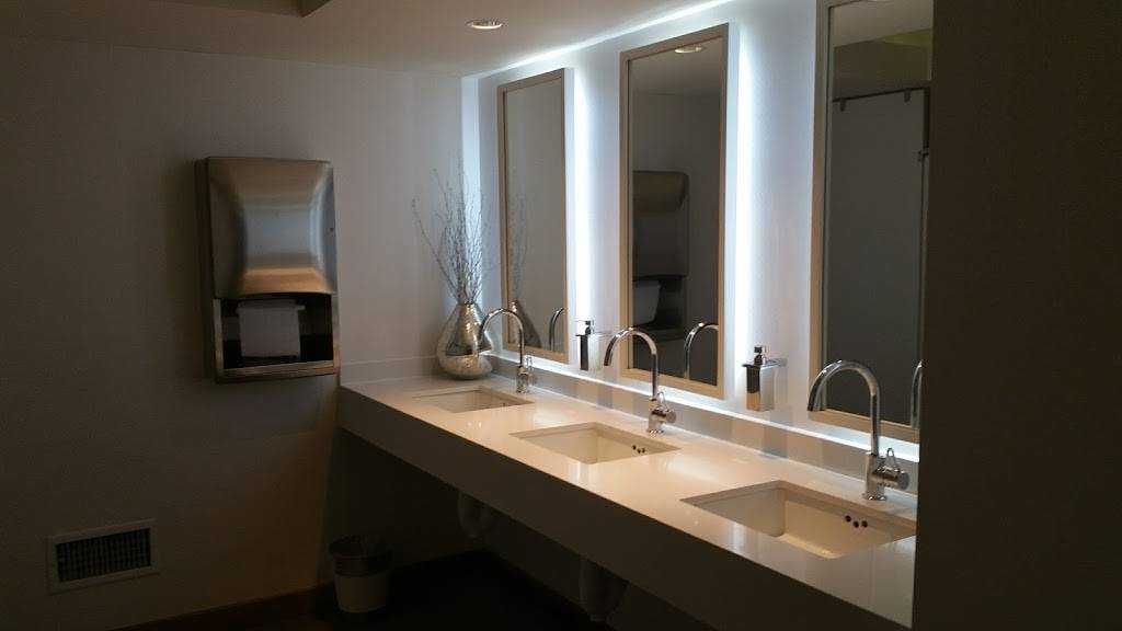 The J House Greenwich | restaurant | 1114 E Putnam Ave, Riverside, CT 06878, USA | 2036986980 OR +1 203-698-6980