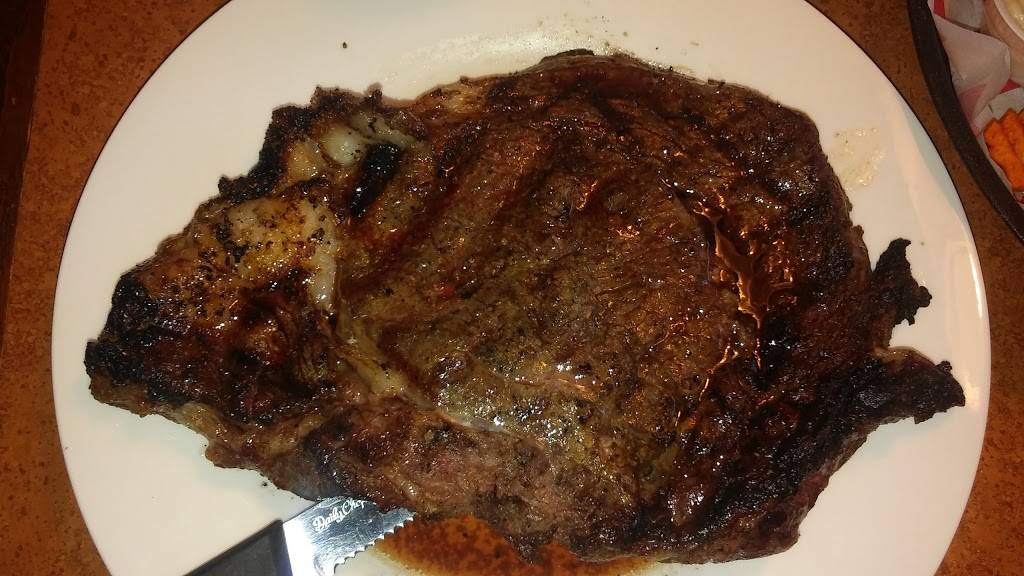 Grumpys Smokehouse | restaurant | 7335 Cox Dr, Carterville, IL 62918, USA | 6189972272 OR +1 618-997-2272