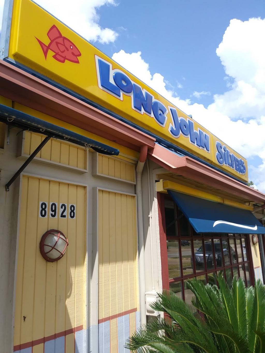 Long John Silvers | restaurant | 8928 Jewella Ave, Shreveport, LA 71118, USA | 3186882665 OR +1 318-688-2665