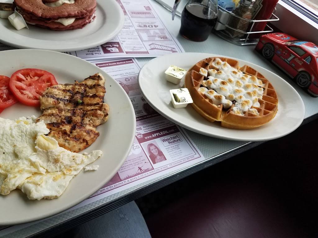 New Canaan Diner | restaurant | 4701, 18 Forest St, New Canaan, CT 06840, USA | 2035947595 OR +1 203-594-7595