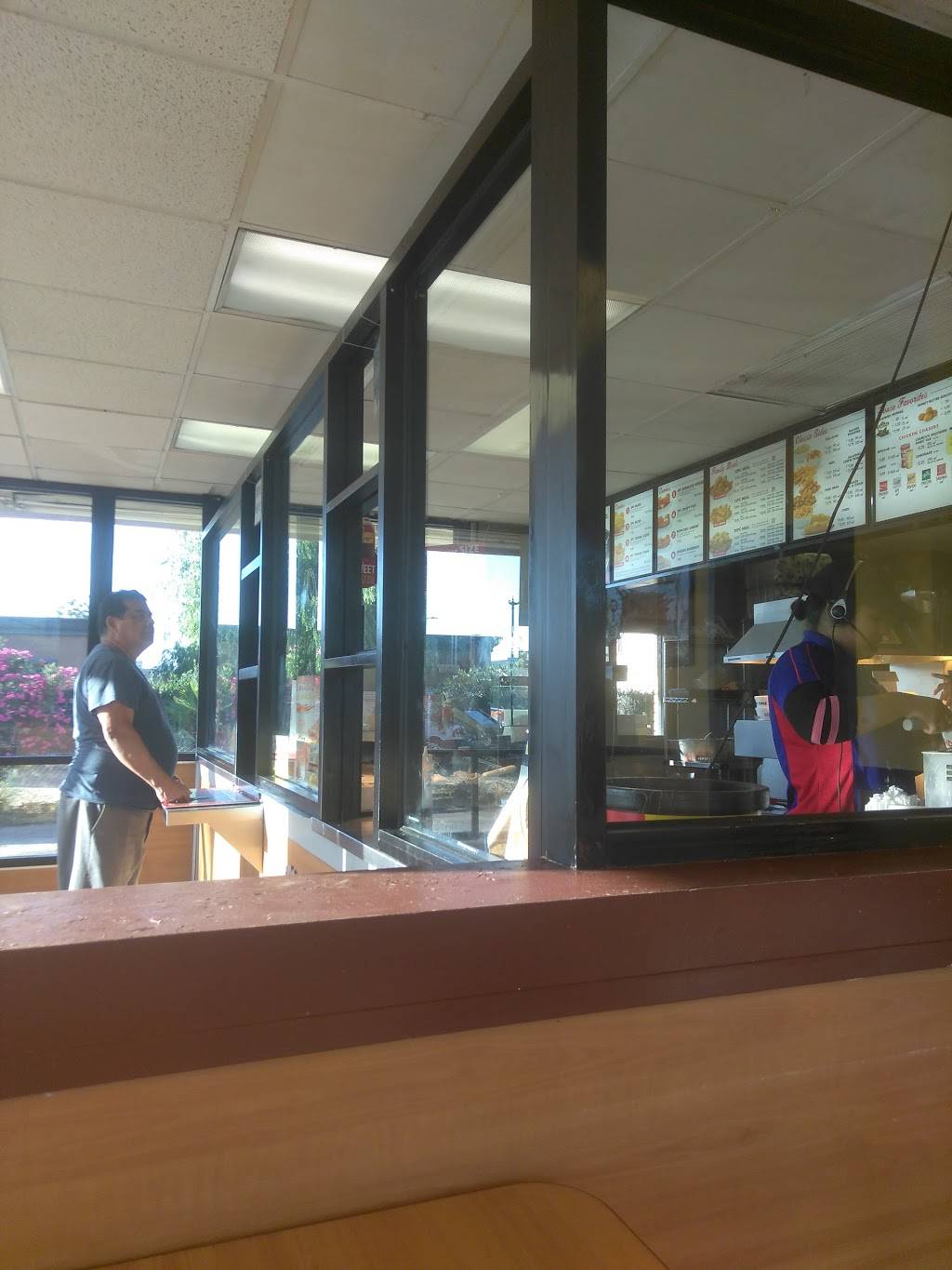 Churchs Chicken | restaurant | 6210 S Broadway, Los Angeles, CA 90003, USA | 3237787431 OR +1 323-778-7431