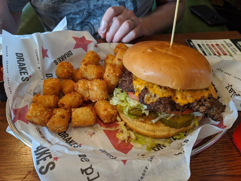 Drakes Burlington | restaurant | 1377 Boone Station Dr, Burlington, NC 27215, USA | 3365674780 OR +1 336-567-4780