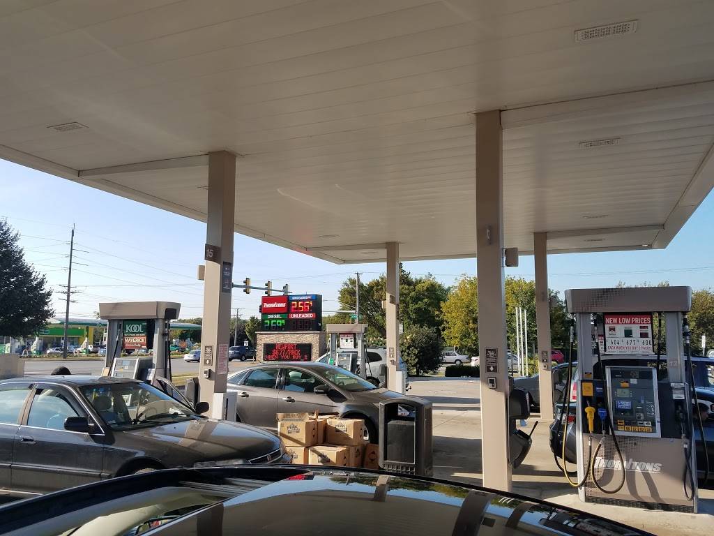 Thorntons | bakery | 100 Dundee Ave, East Dundee, IL 60118, USA | 8474283217 OR +1 847-428-3217